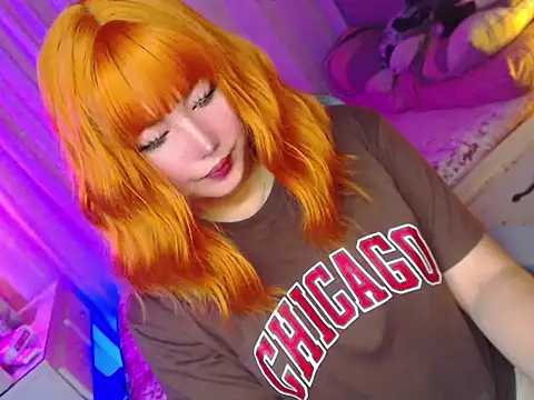HOTnWILDalice online show from April 20, 2:58 am