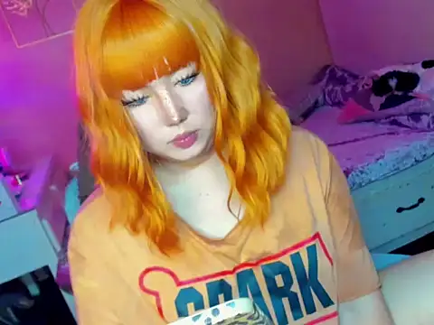 HOTnWILDalice online show from November 17, 4:16 am