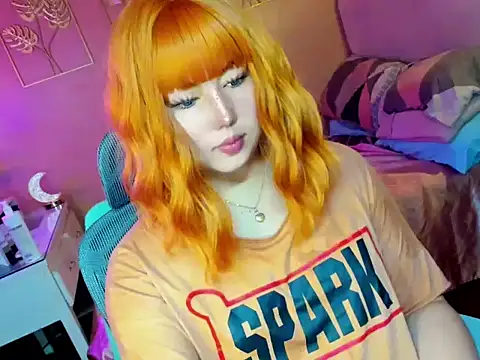 HOTnWILDalice online show from October 1, 1:33 am