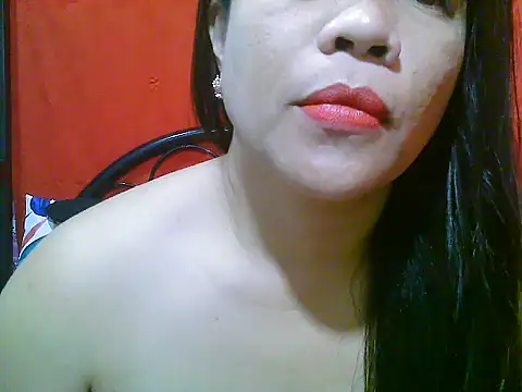 Snapshot of xsweetlips69x chatting on March 2, 6:24 pm xsweetlips69x online show from March 2, 6:24 pm