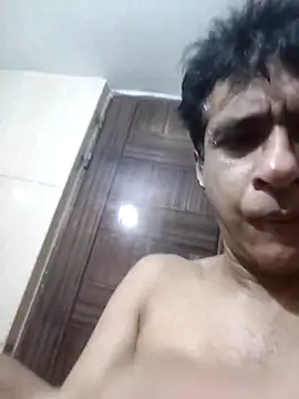 iamkahn 44 online show from February 14, 1:33 pm