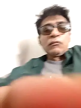 iamkahn 44 online show from February 11, 5:35 pm