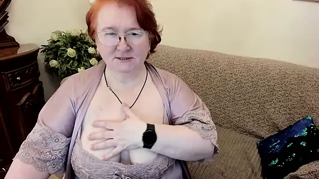 leiamillersonn online show from February 5, 4:08 am