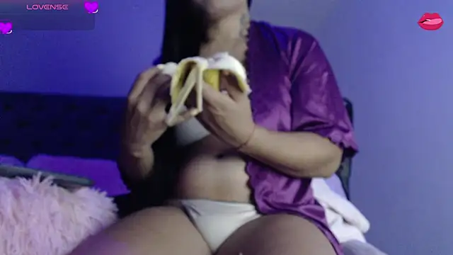 Snapshot of Afroditahott chatting on October 18, 1:07 am Afroditahott online show from October 18, 1:07 am