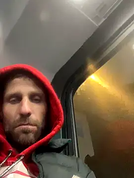 Snapshot of FckbbOy chatting on October 31, 5:37 am FckbbOy online show from October 31, 5:37 am