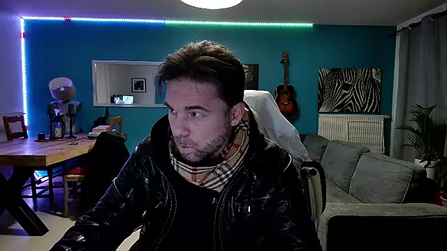 Snapshot of tom_sauwer chatting on February 26, 10:04 pm tom sauwer online show from February 26, 10:04 pm