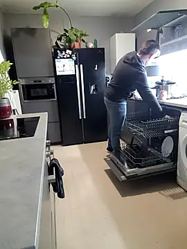 tom sauwer online show from November 17, 9:52 pm