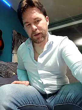 Snapshot of tom_sauwer chatting on April 9, 8:37 pm tom sauwer online show from April 9, 8:37 pm