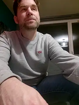 tom sauwer online show from October 25, 8:42 pm