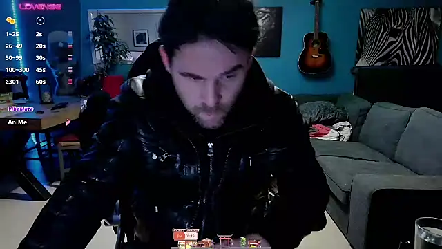 Snapshot of tom_sauwer chatting on December 21, 9:58 pm tom sauwer online show from December 21, 9:58 pm
