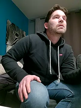 Snapshot of tom_sauwer chatting on April 20, 12:02 am tom sauwer online show from April 20, 12:02 am