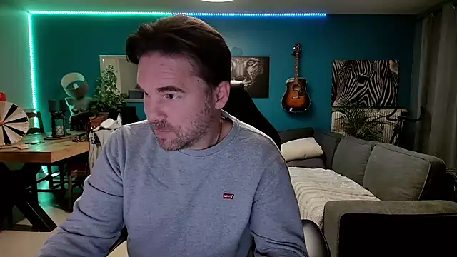 tom sauwer online show from November 19, 9:59 pm