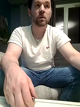 tom sauwer online show from December 2, 9:27 pm