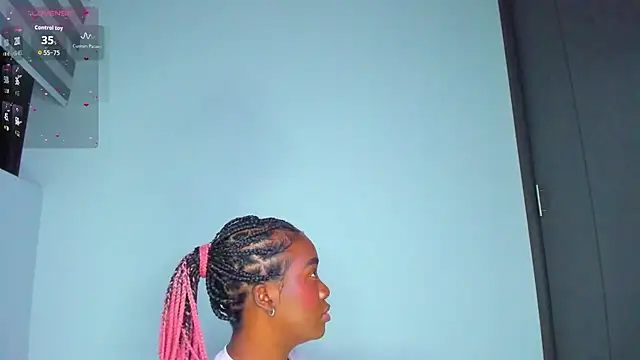 Sofi Smiley online show from April 2, 2:08 am