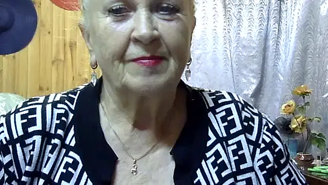 Snapshot of Emma52610 chatting on September 28, 4:36 pm Emma52610 online show from September 28, 4:36 pm