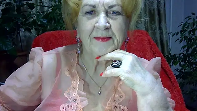 Snapshot of Emma52610 chatting on January 27, 6:09 am Emma52610 online show from January 27, 6:09 am