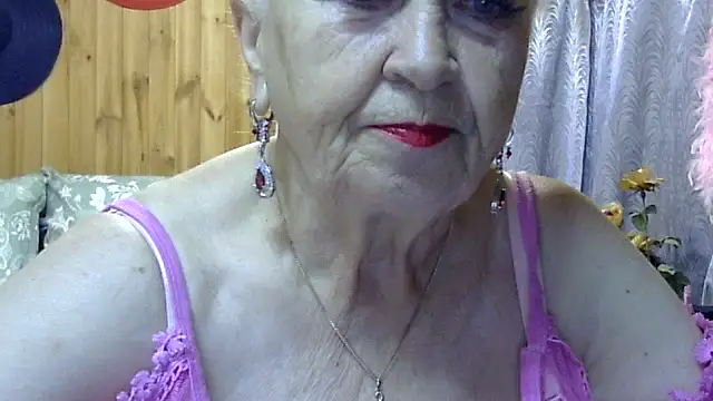 Snapshot of Emma52610 chatting on October 9, 6:58 am Emma52610 online show from October 9, 6:58 am