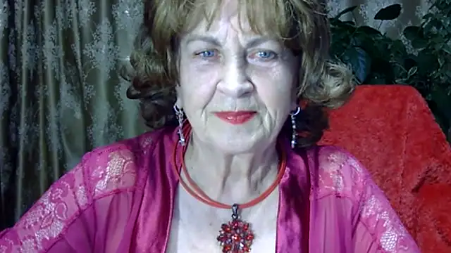 Emma52610 online show from April 8, 5:14 pm