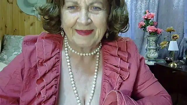 Snapshot of Emma52610 chatting on June 27, 4:57 pm Emma52610 online show from June 27, 4:57 pm