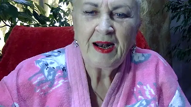 Emma52610 online show from November 15, 8:18 am