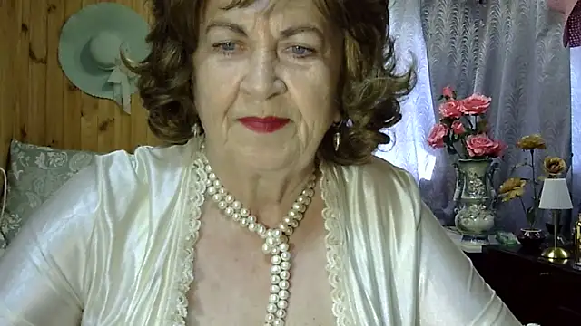 Snapshot of Emma52610 chatting on June 30, 7:08 am Emma52610 online show from June 30, 7:08 am