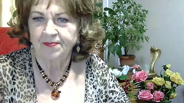 Emma52610 online show from May 2, 11:26 am