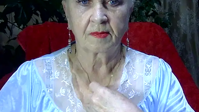 Emma52610 online show from November 18, 7:33 am