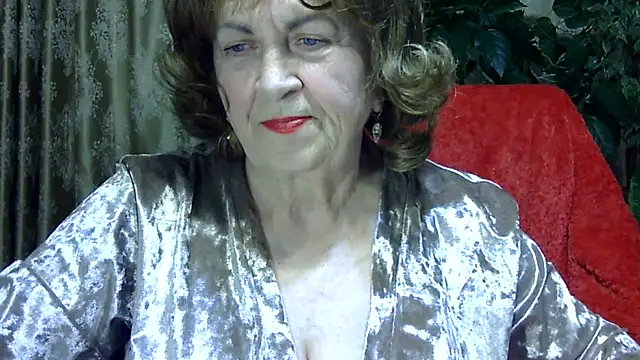 Emma52610 online show from April 2, 4:24 pm