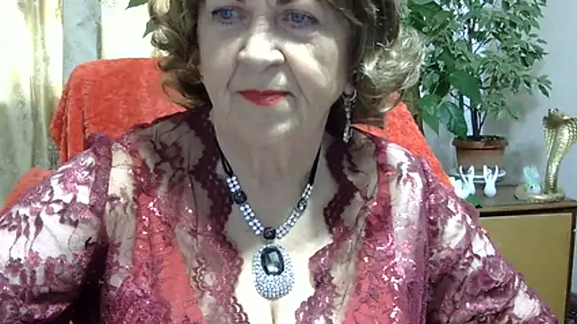 Emma52610 online show from April 18, 7:33 am