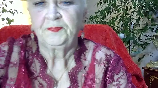 Snapshot of Emma52610 chatting on February 27, 6:46 am Emma52610 online show from February 27, 6:46 am