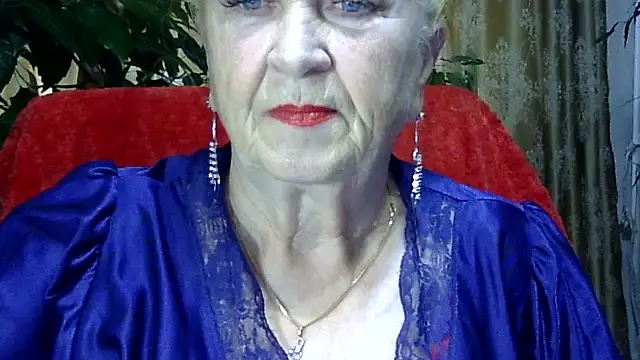 Emma52610 online show from November 12, 12:31 pm