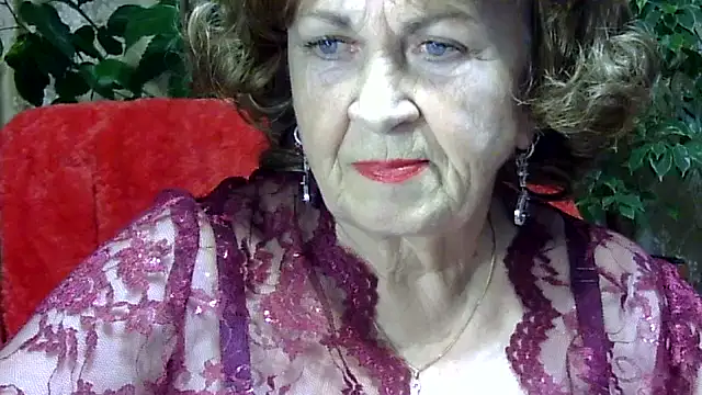 Emma52610 online show from November 25, 3:23 pm