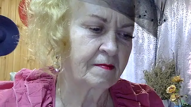 Emma52610 online show from October 21, 11:31 am