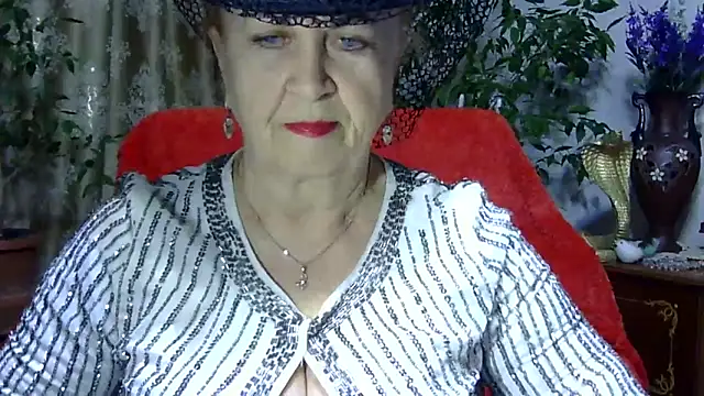 Snapshot of Emma52610 chatting on March 22, 5:41 pm Emma52610 online show from March 22, 5:41 pm