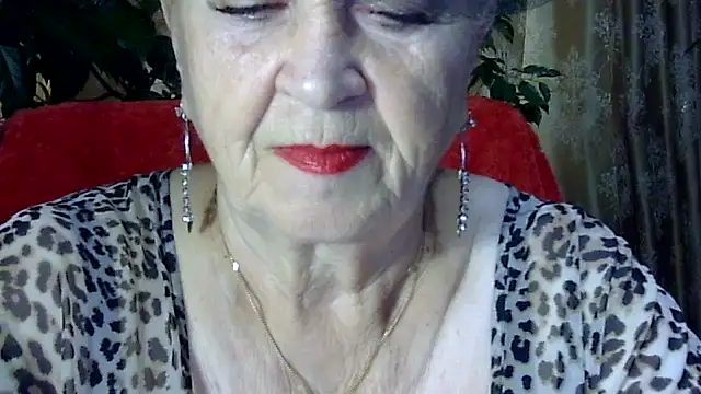 Emma52610 online show from November 6, 12:09 pm