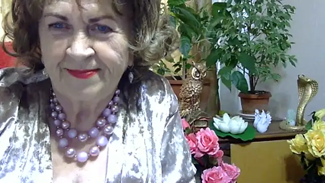 Emma52610 online show from April 24, 11:23 am