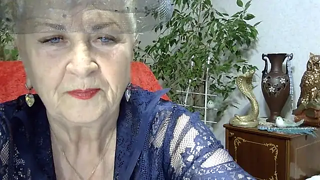 Snapshot of Emma52610 chatting on March 2, 5:20 pm Emma52610 online show from March 2, 5:20 pm
