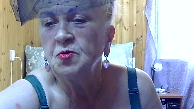 Snapshot of Emma52610 chatting on September 11, 7:30 am Emma52610 online show from September 11, 7:30 am