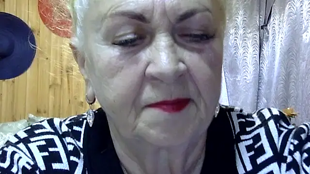 Snapshot of Emma52610 chatting on October 5, 9:55 am Emma52610 online show from October 5, 9:55 am