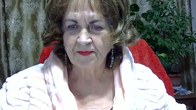 Emma52610 online show from February 21, 6:10 pm