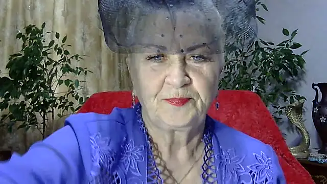 Snapshot of Emma52610 chatting on March 4, 6:47 am Emma52610 online show from March 4, 6:47 am
