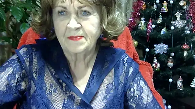 Emma52610 online show from January 8, 6:25 pm