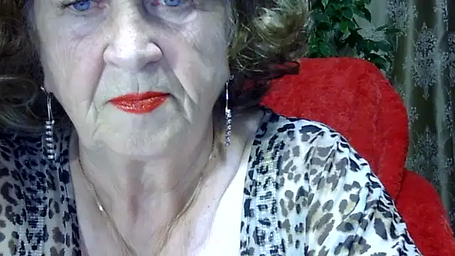 Emma52610 online show from November 28, 4:29 pm