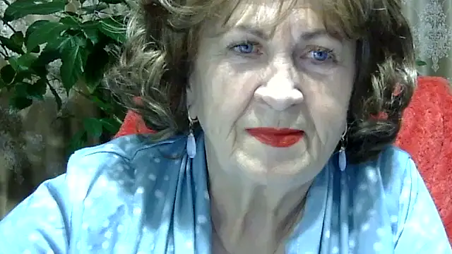 Emma52610 online show from December 3, 3:00 pm