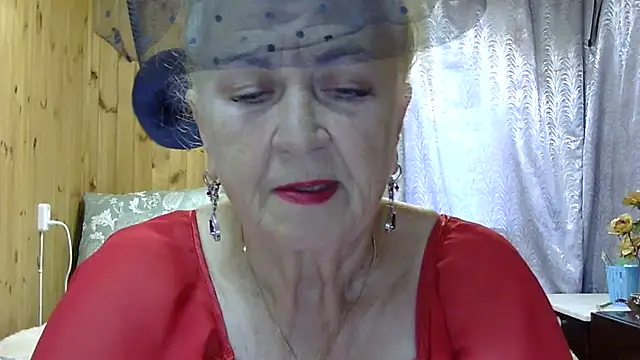 Snapshot of Emma52610 chatting on October 18, 11:23 am Emma52610 online show from October 18, 11:23 am