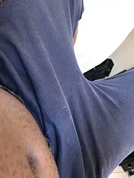 Snapshot of sbusiso1 chatting on February 5, 10:33 am sbusiso1 online show from February 5, 10:33 am