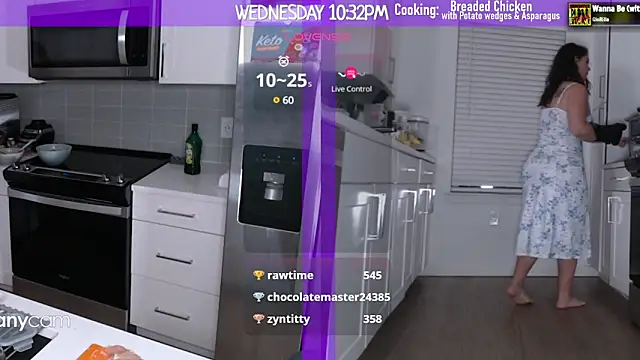 Snapshot of MilaValentina chatting on February 20, 3:34 am MilaValentina online show from February 20, 3:34 am