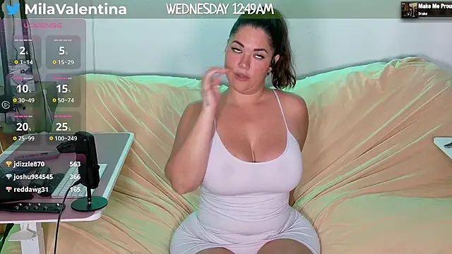 Snapshot of MilaValentina chatting on March 12, 4:51 am MilaValentina online show from March 12, 4:51 am