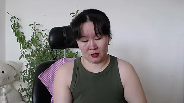 Snapshot of Akira_xx chatting on May 1, 2:05 am Akira xx online show from May 1, 2:05 am