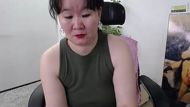 Snapshot of Akira_xx chatting on November 19, 3:39 am Akira xx online show from November 19, 3:39 am